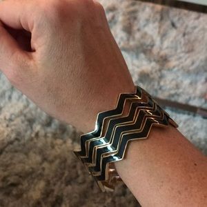 Set of 4 zigzag enamel bangles